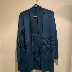 Lululemon sit in lotus wrap II 100% merino wool sweat wicking cozy